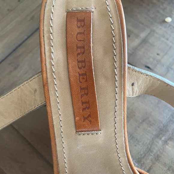 Burberry Sandals. - Picture 3 of 4